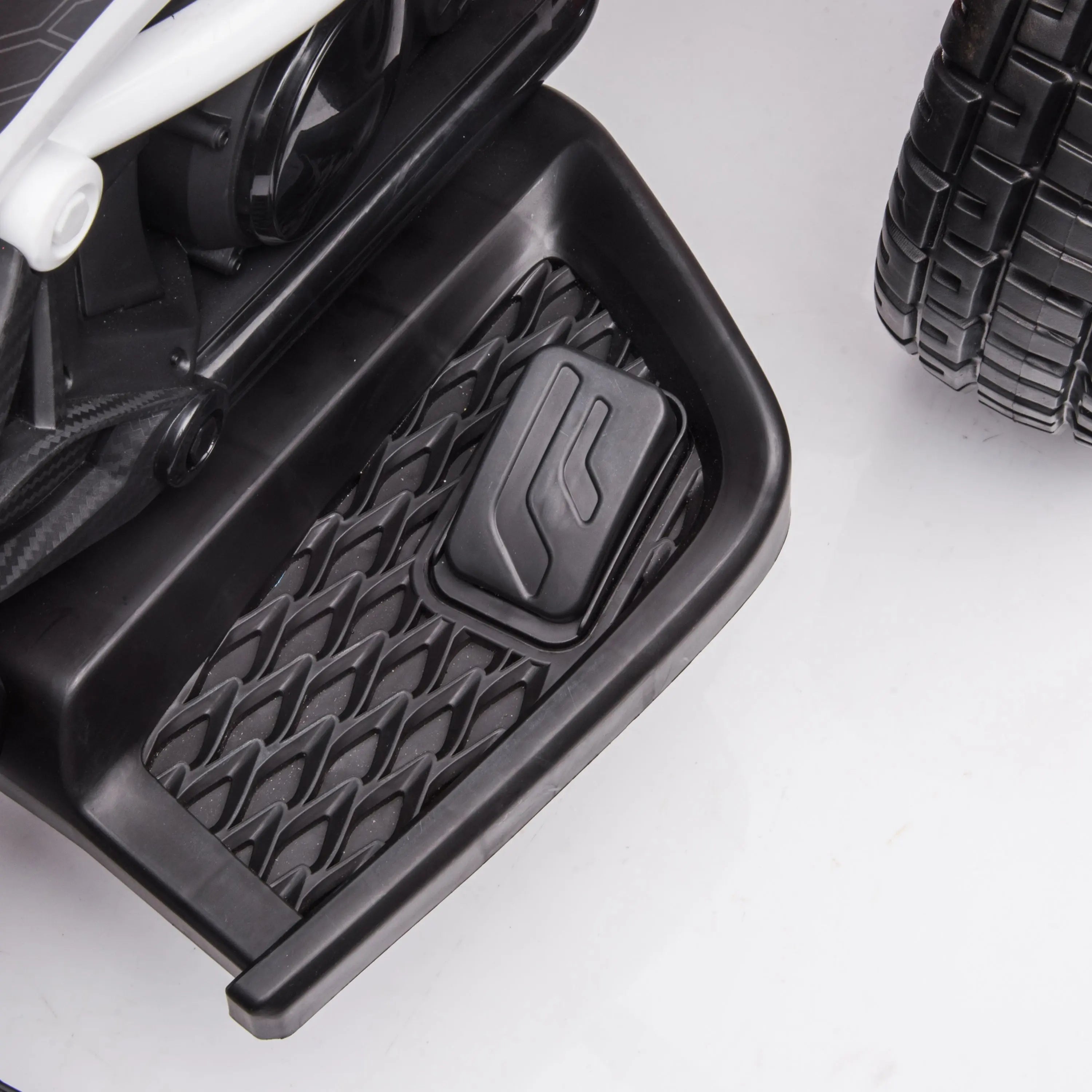 24V Freddo Spider 2 Seater Ride-On 3 Wheel Motorcycle DTI Direct Canada