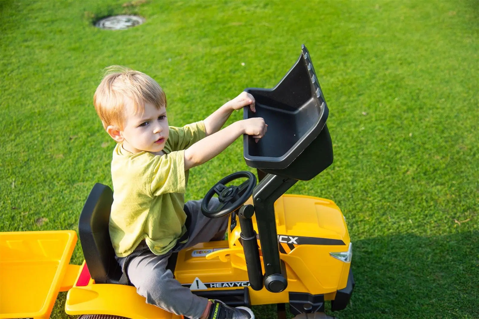 12V Freddo Excavator 1 Seater Ride on for Kids – dashboard and seat | Freddo Toys Canada