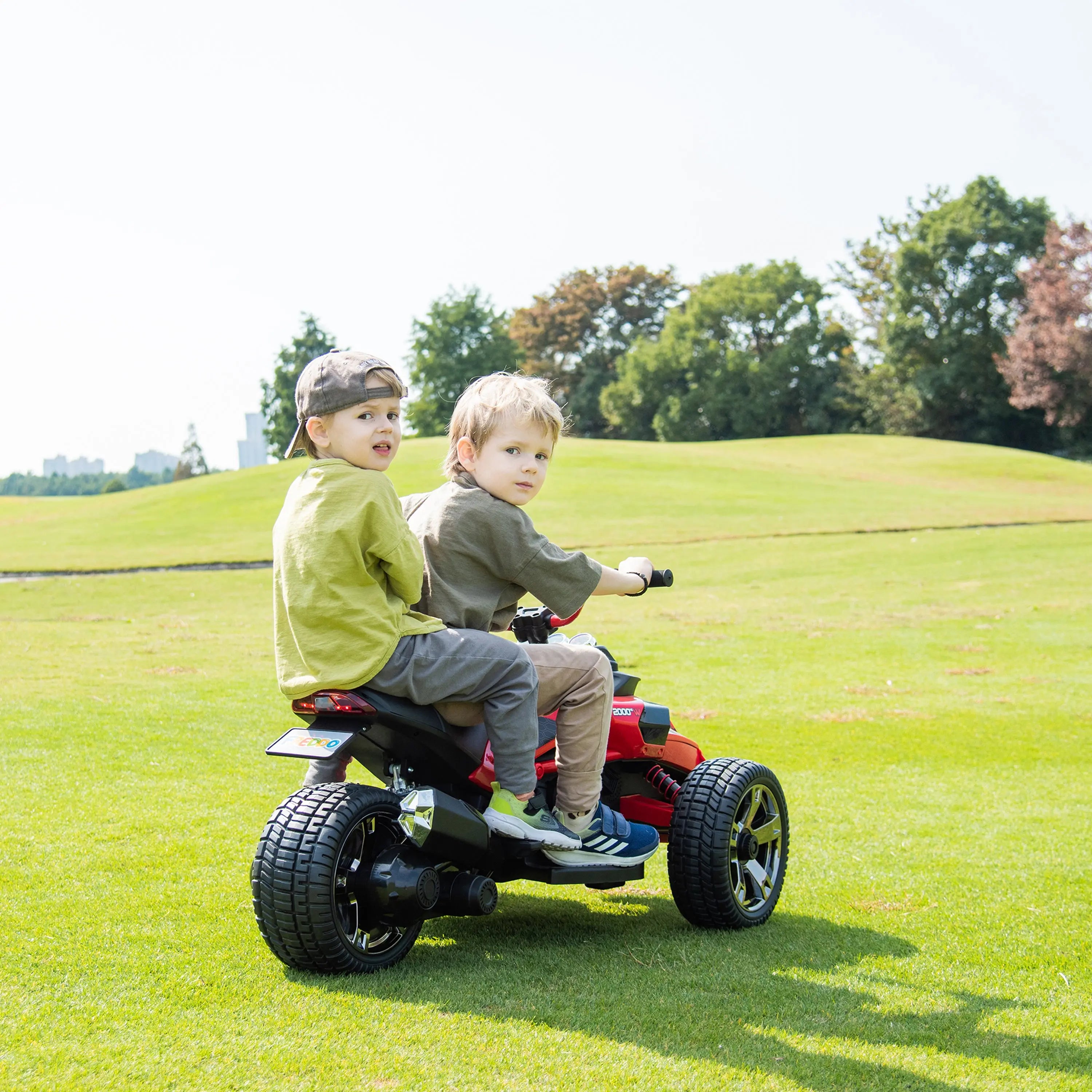 24V Freddo Spider 2 Seater Ride-On 3 Wheel Motorcycle – side view | Freddo Toys Canada