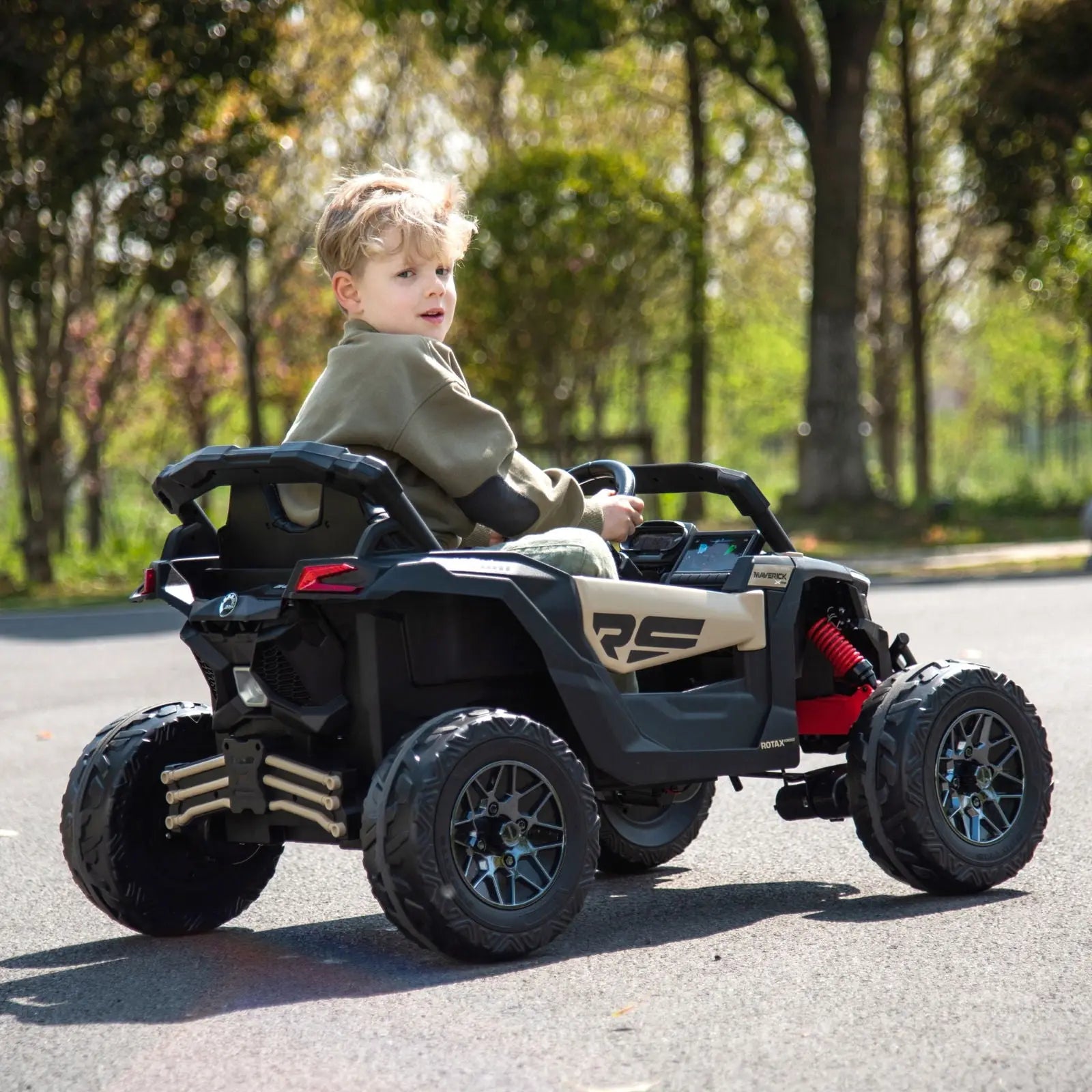 24V Can-Am Maverick 1-Seater UTV - Kids Electric Ride-On – rear view | Freddo Toys Canada