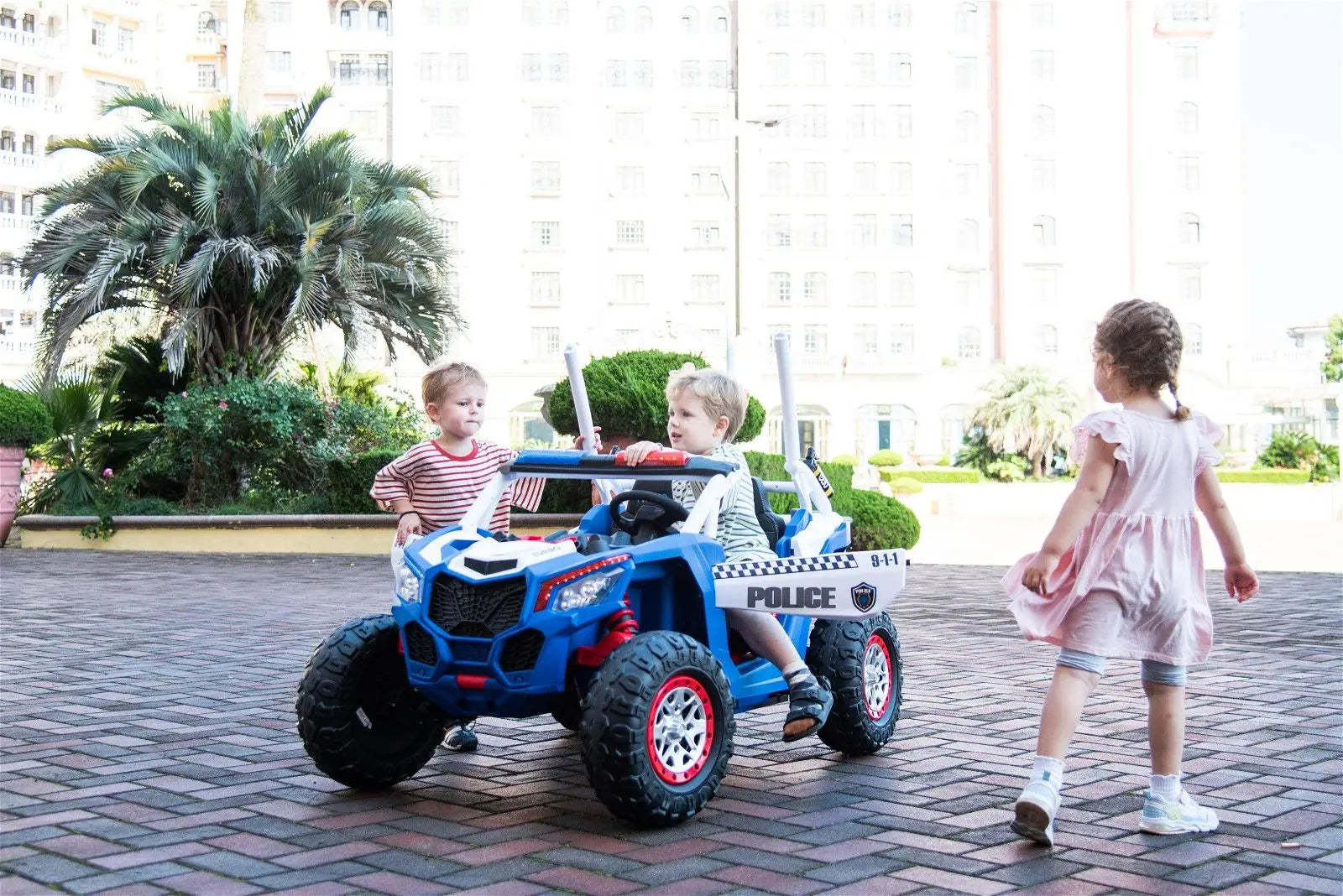 24V 4x4 Freddo Storm Police UTV 2-Seater for Kids with Lights & Sirens for Action-Packed Adventures – dashboard and seat | Freddo Toys Canada
