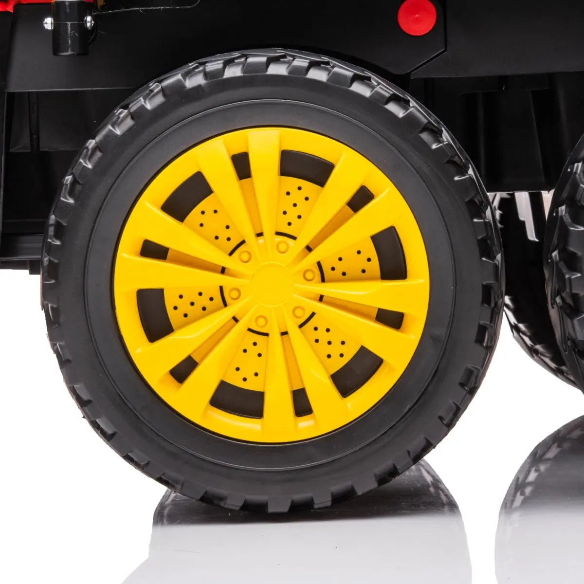 24V 6 Wheeler Freddo Tractor Trailer 2 Seater Ride-on with Dump Cart and Parental Remote – side view (2) | Freddo Toys Canada