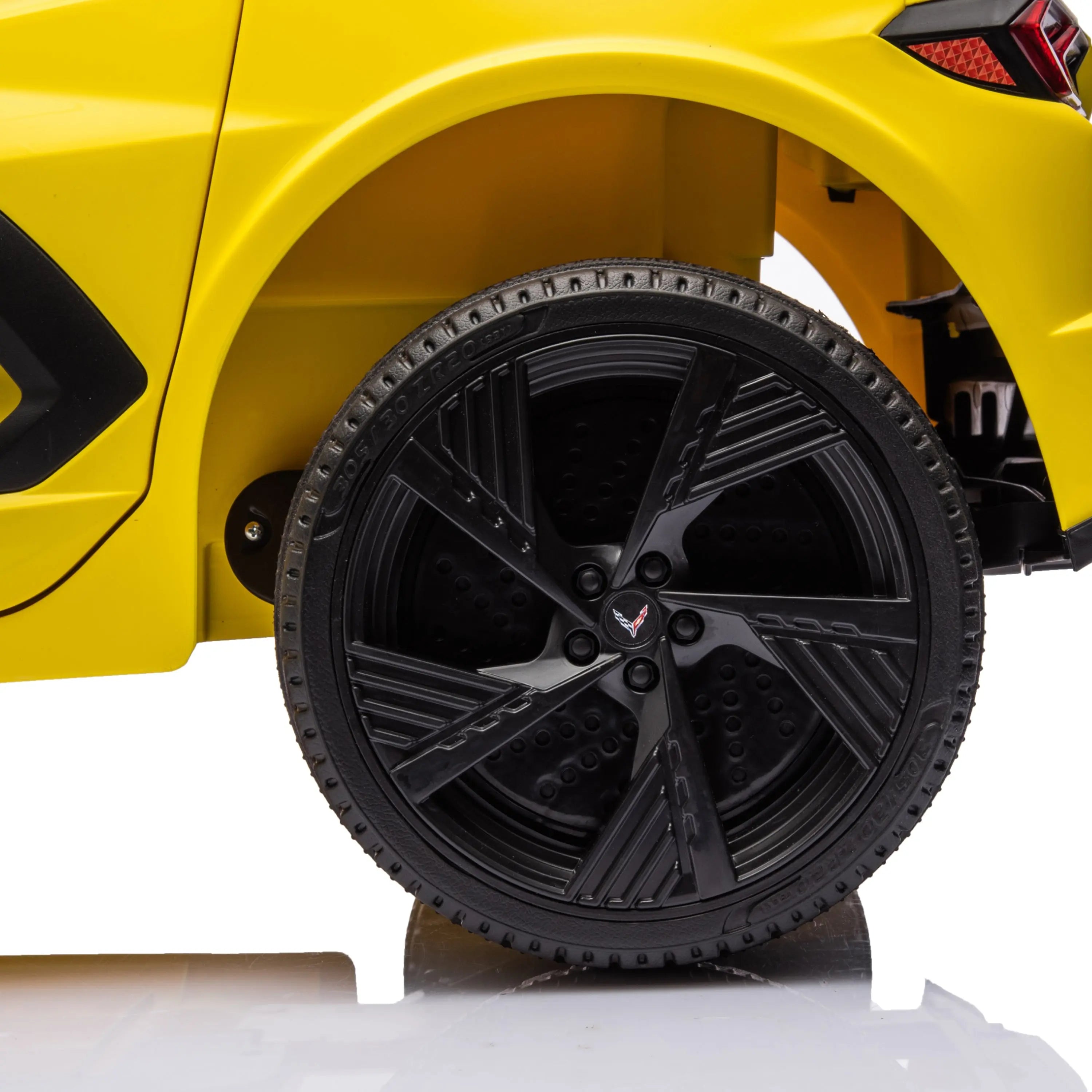 12V Chevrolet Corvette C8 1-Seater Kids Ride-On Car – LED headlights detail (2) | Freddo Toys Canada