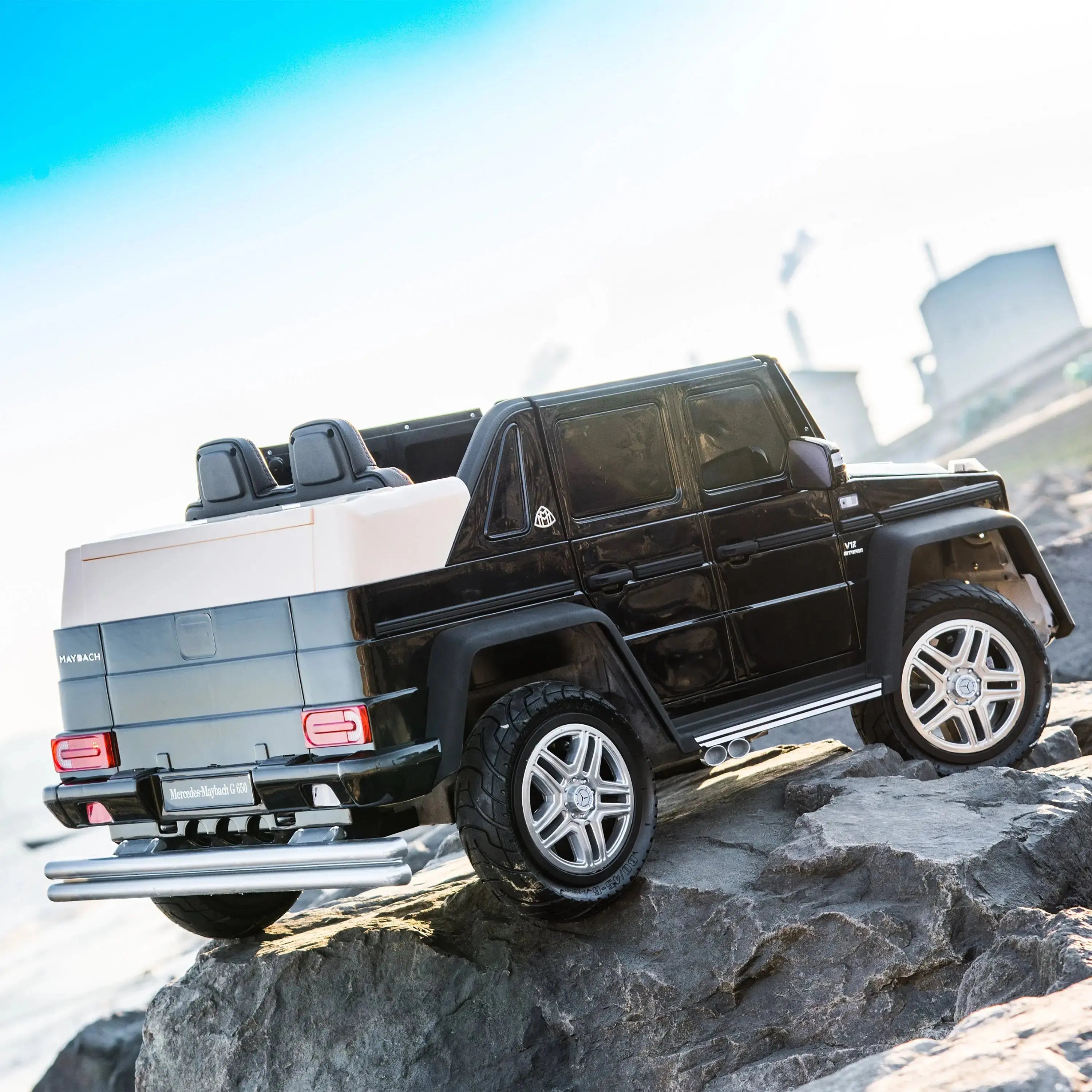 12V Mercedes Maybach G650 1 Seater – dashboard and seat | Freddo Toys Canada
