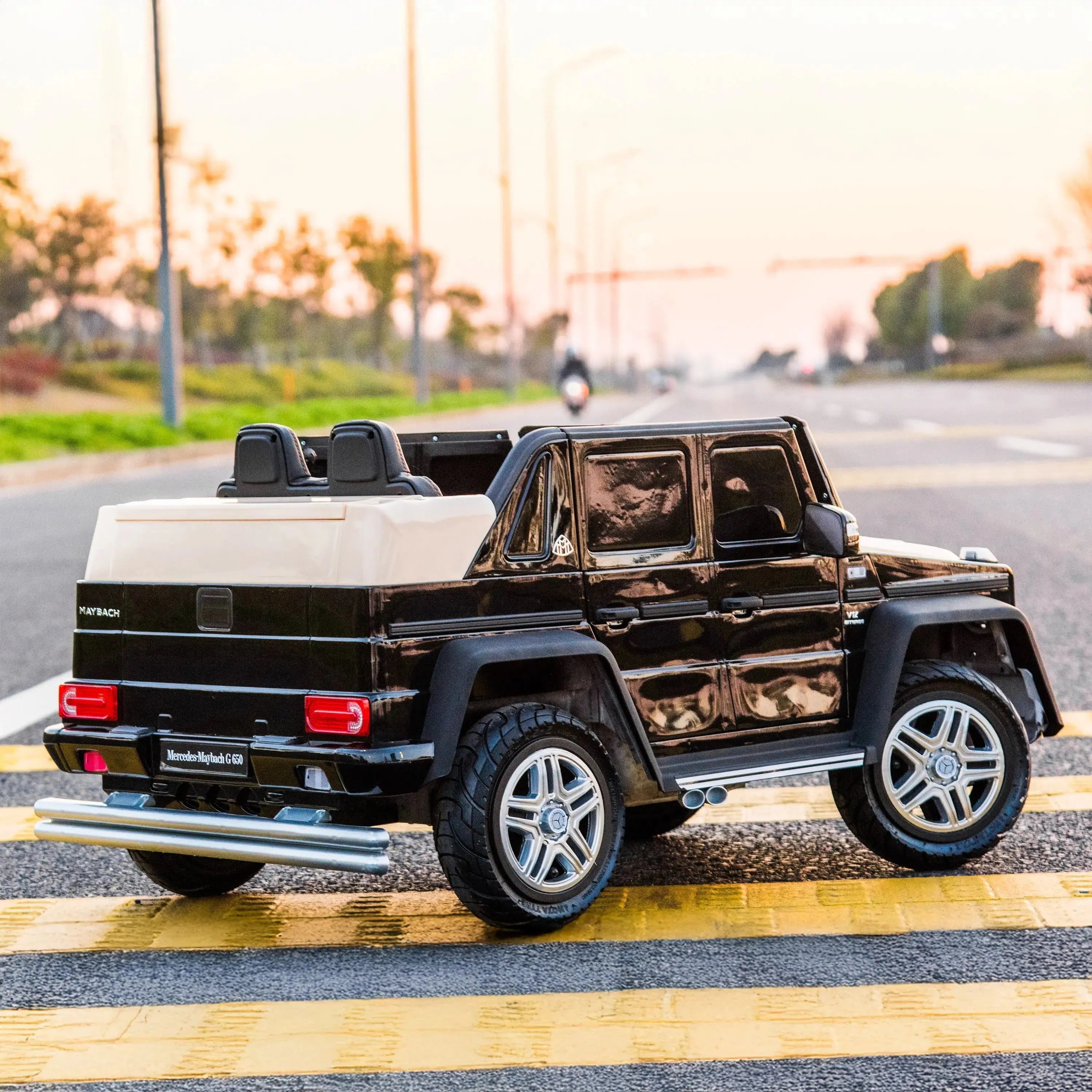12V Mercedes Maybach G650 1 Seater – rear view | Freddo Toys Canada