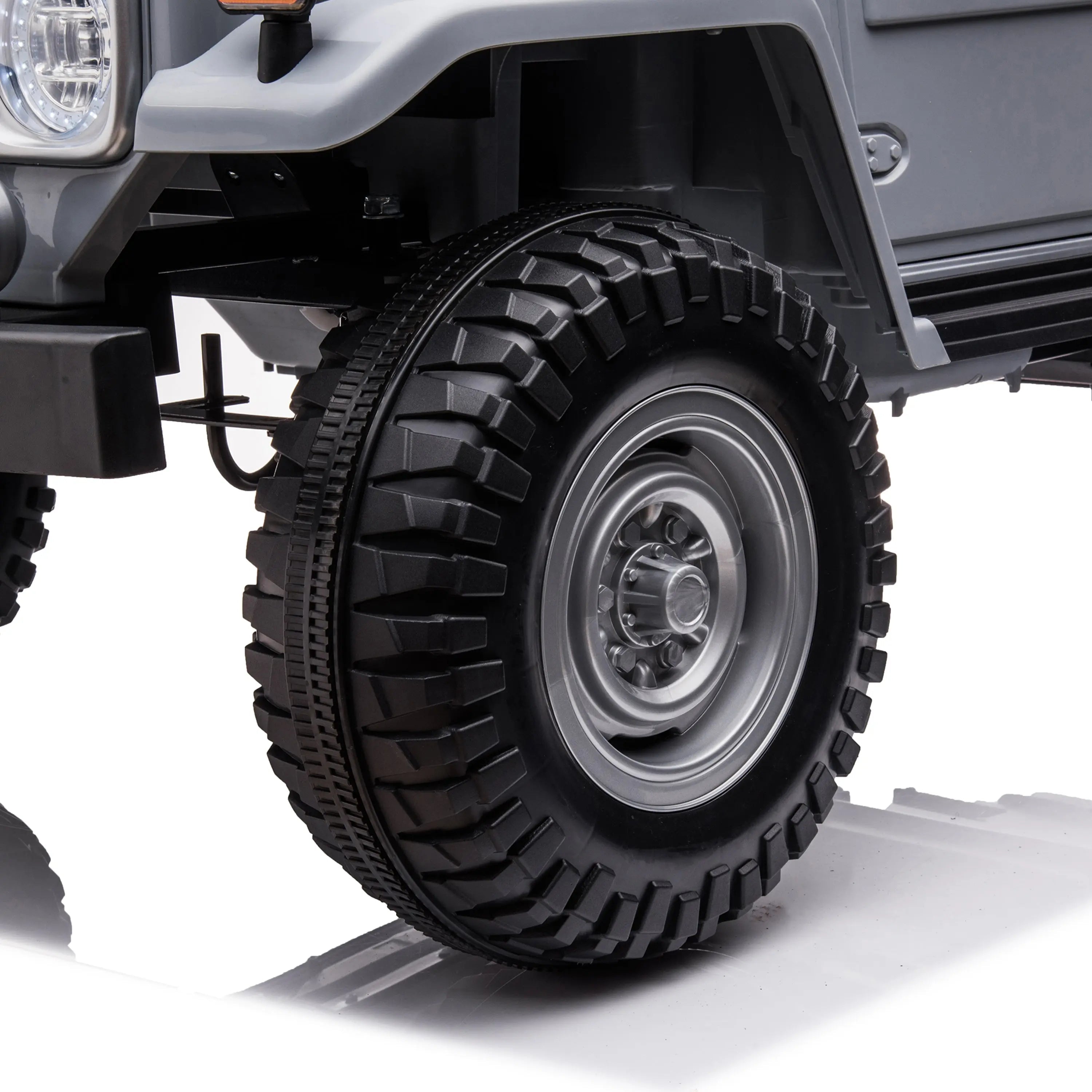 24V Toyota Land Cruiser FJ40 kids ride-on truck by Freddo Toys