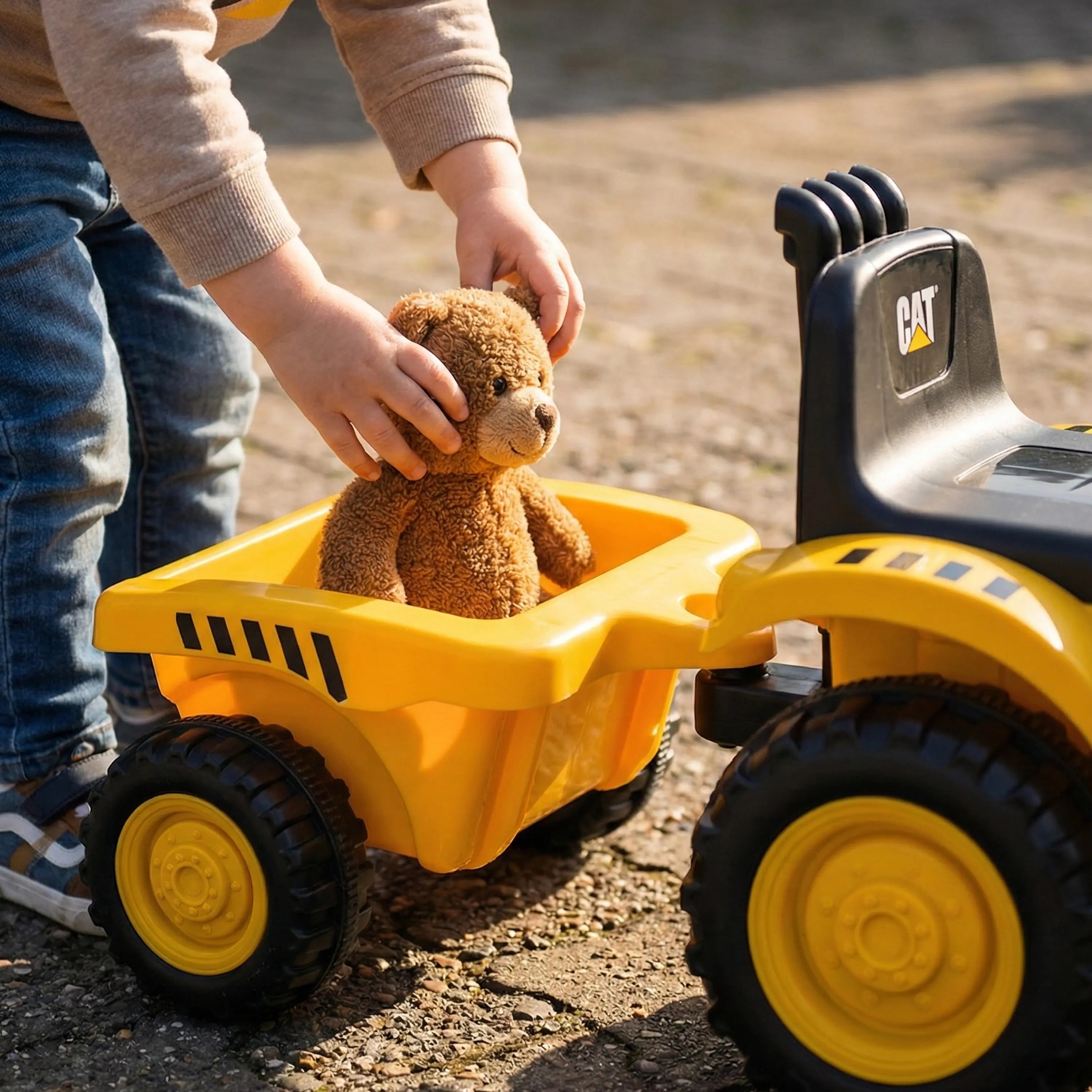 CAT Holland T7 Tractor Foot to Floor – open doors | Freddo Toys Canada