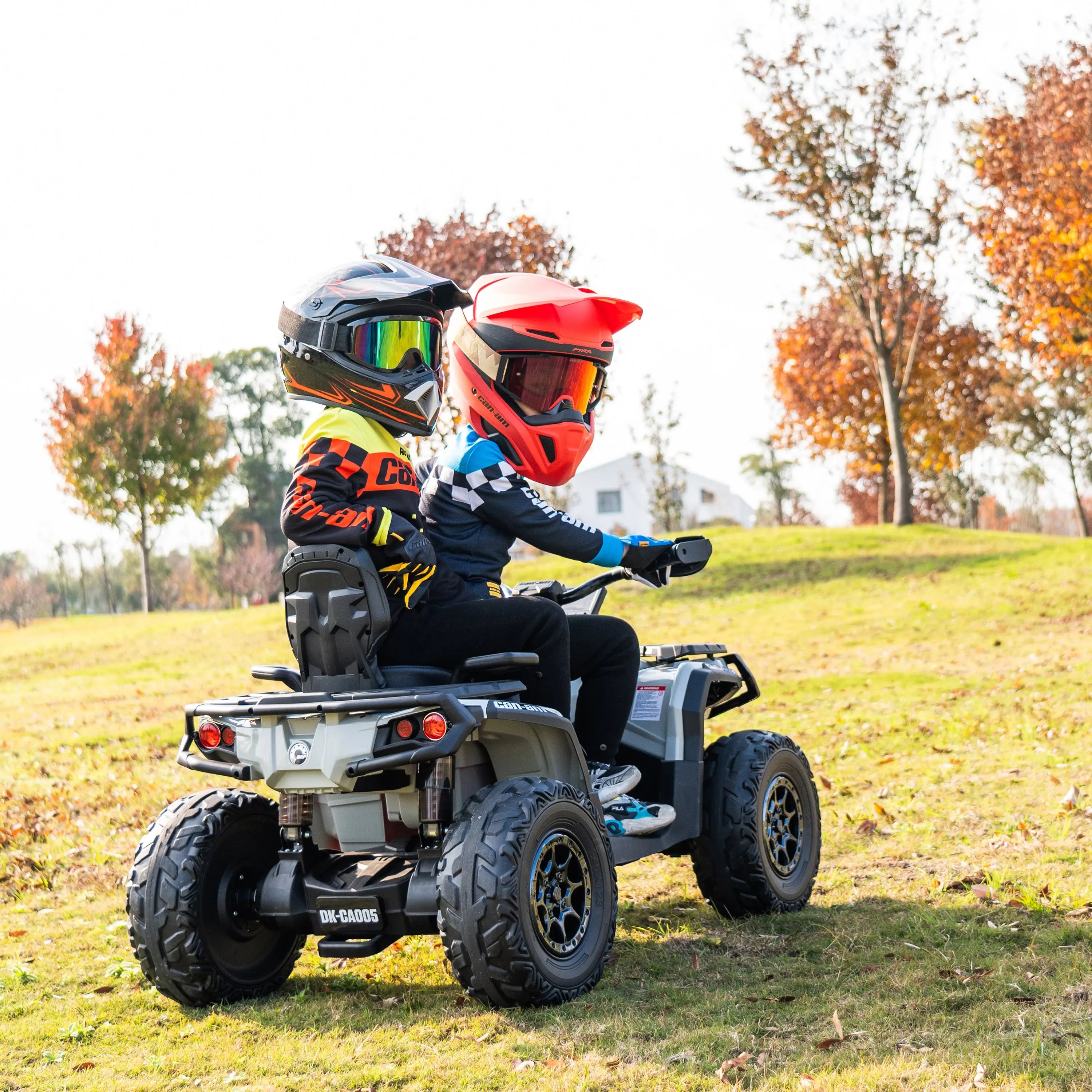 Can-Am Outlander 24V Ride on ATV – steering wheel and controls | Freddo Toys Canada