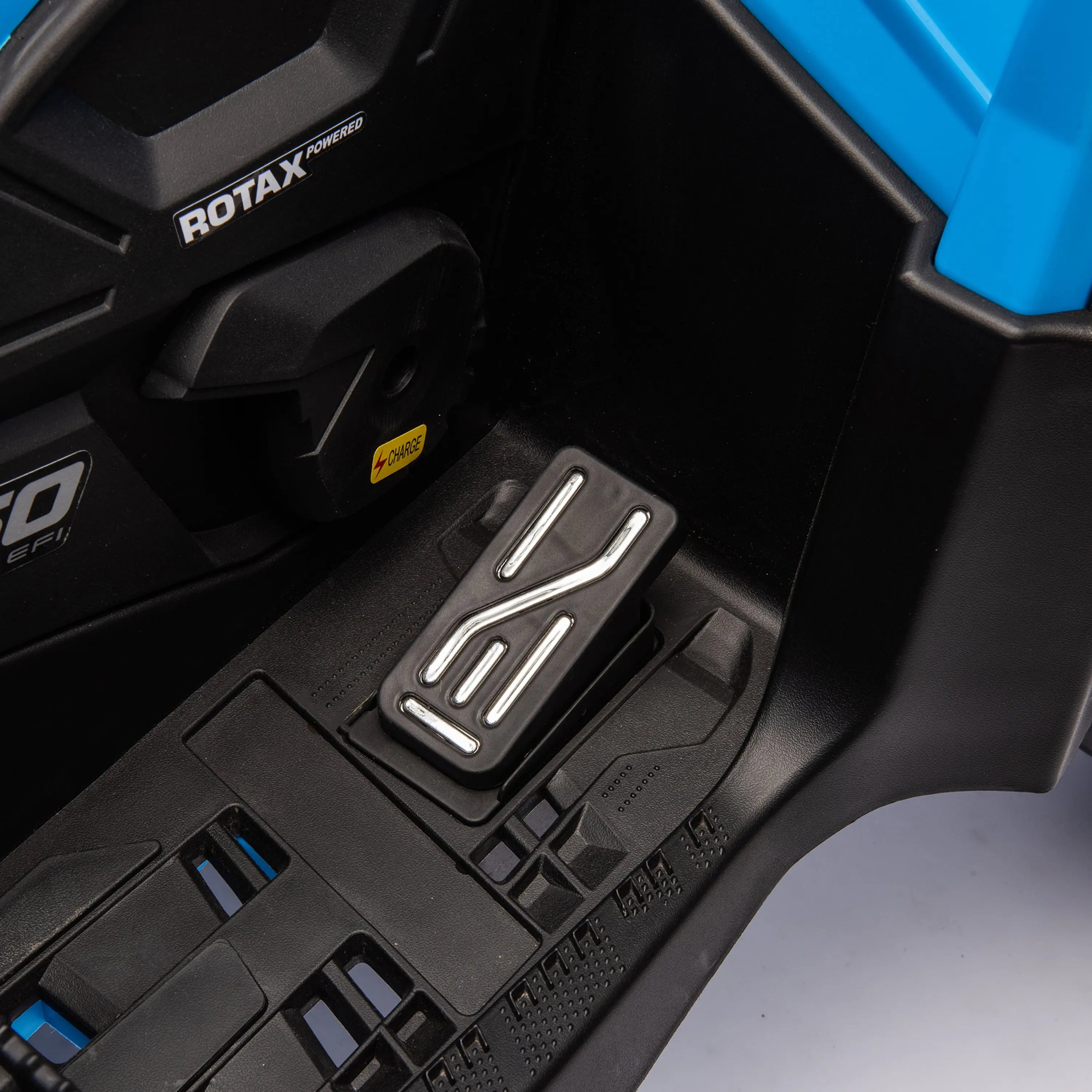 Can-Am Outlander 24V Ride on ATV – open doors | Freddo Toys Canada