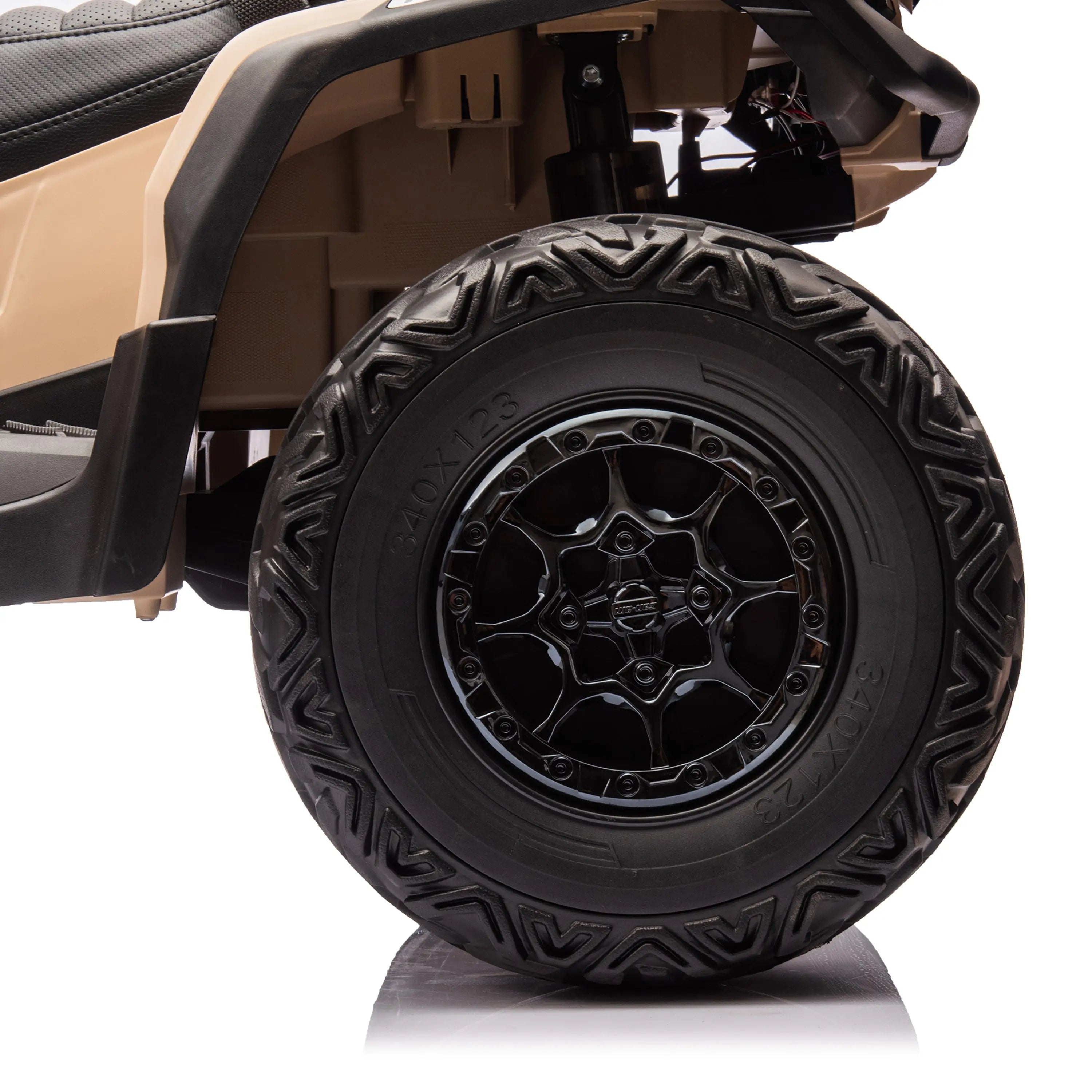 Can-Am Outlander 24V Ride on ATV – front view (2) | Freddo Toys Canada